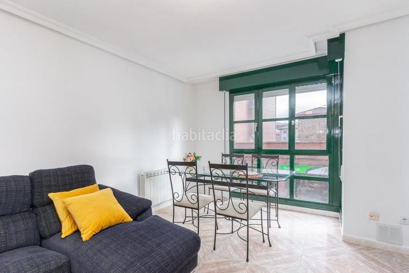 Foto 00d53c3c-7049-4117-9630-20c8192d0b8b. Piso en calle doctor marañon 28 piso con terraza en La Felguera en Langreo
