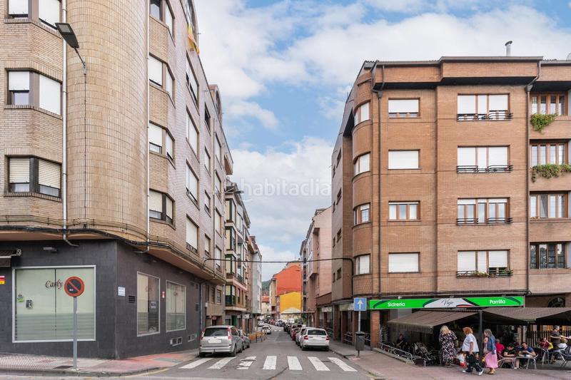 Foto 31570702-9914-4994-9fa0-f4717c410f96. Piso en calle doctor marañon 28 piso con terraza en La Felguera en Langreo