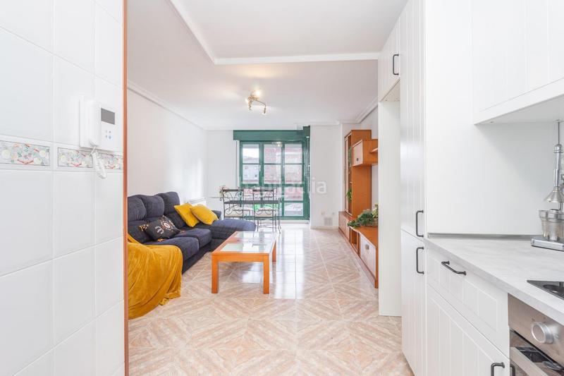Foto a0f5cba8-5aac-47f3-a245-4df3c8239795. Piso en calle doctor marañon 28 piso con terraza en La Felguera en Langreo