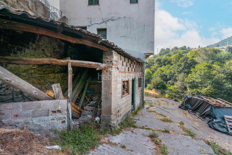 Foto 1f41af3f-a475-4228-8752-d8ace3014067. Terreny residencial a avenida leitariegos 40 a Cangas del Narcea