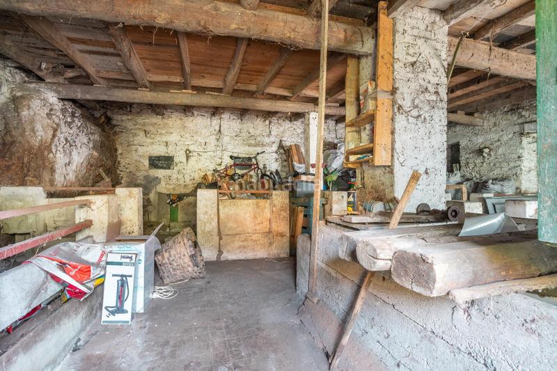 Foto 3fcbe919-dc0e-47a6-b668-340d6d764f9a. Terreny residencial a avenida leitariegos 40 a Cangas del Narcea