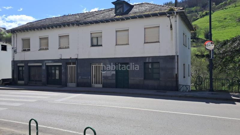 Foto e4be1c0f-1282-41c3-b5e4-2ce665805ab3. Terreny residencial a avenida leitariegos 40 a Cangas del Narcea