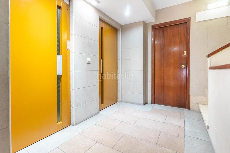 Foto 257382ba-e63a-495c-ad8e-665d2e4b3c83. Piso en calle de vázquez de mella 48 piso céntrico con garaje y mucha luz, 3 habitaciones. listo para entrar a vivir! en Oviedo