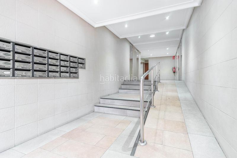 Foto 41e9ffd6-0533-42c3-9df3-f6ae50c85433. Piso en calle de vázquez de mella 48 piso céntrico con garaje y mucha luz, 3 habitaciones. listo para entrar a vivir! en Oviedo