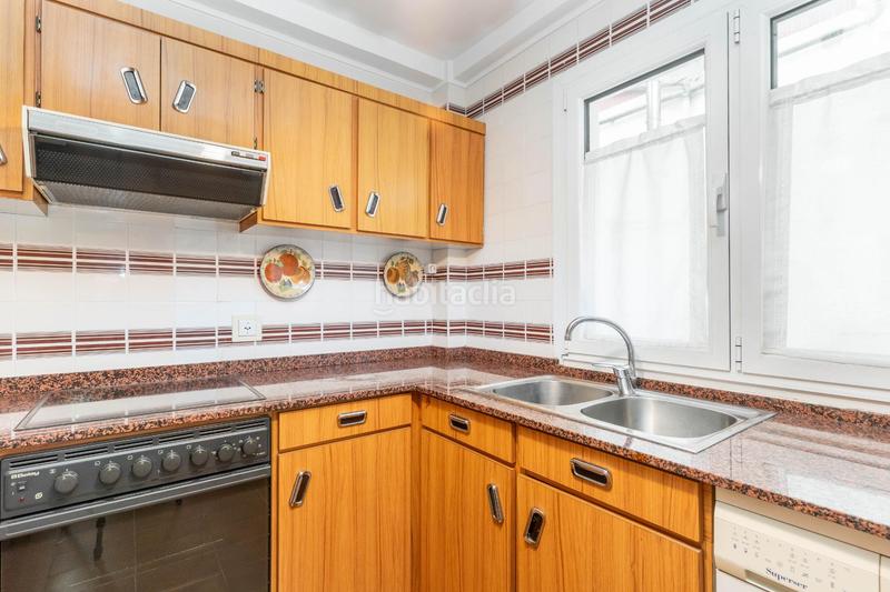 Foto b4117b41-09ce-484b-8342-2804faa841e5. Piso en calle de vázquez de mella 48 piso céntrico con garaje y mucha luz, 3 habitaciones. listo para entrar a vivir! en Oviedo