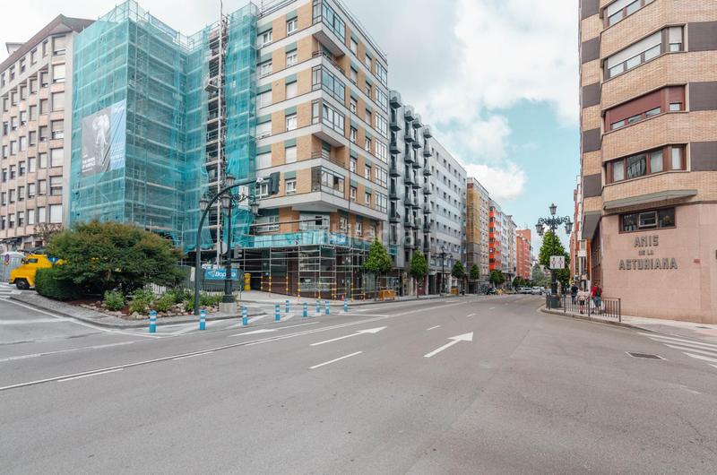 Foto 0efc5758-fbdb-4c3a-ab3c-44062b7a7679. Locale commerciale in calle de muñoz degrain 3 in Oviedo