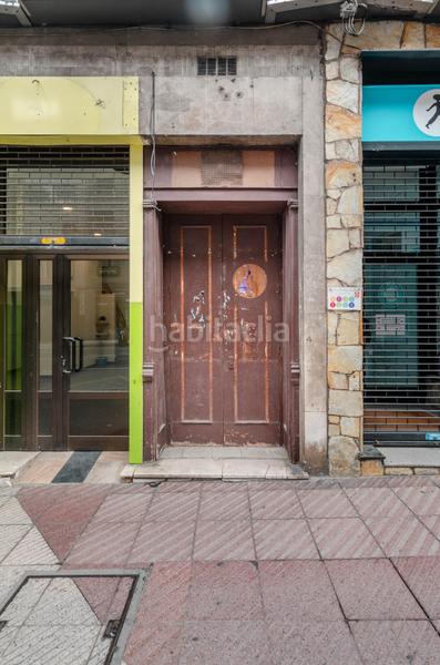 Foto 2b8fc389-7a7a-484f-b7cc-a5043bf08720. Locale commerciale in calle de muñoz degrain 3 in Oviedo