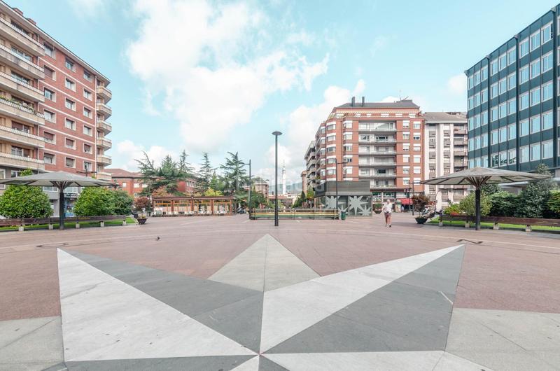 Foto 54a3026d-aa60-4d04-a3fb-ac70d1be3fed. Locale commerciale in calle de muñoz degrain 3 in Oviedo