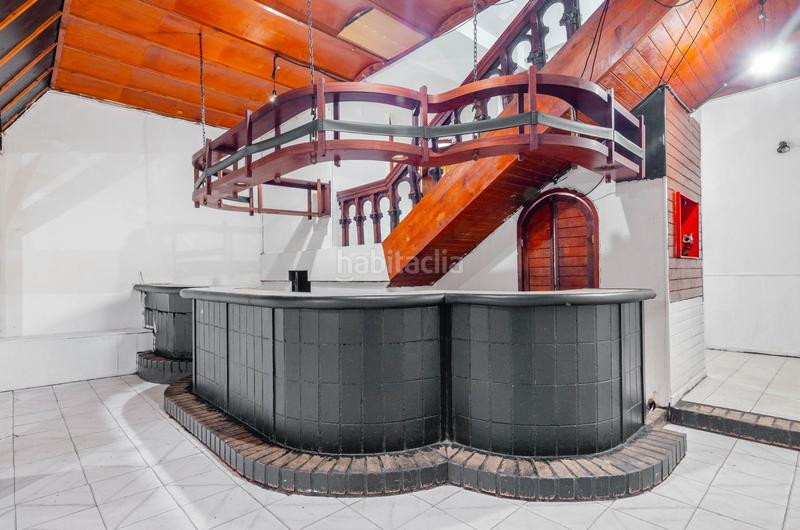 Foto e27afc60-0b98-46e1-b6ac-eaa26f21a7cb. Locale commerciale in calle de muñoz degrain 3 in Oviedo