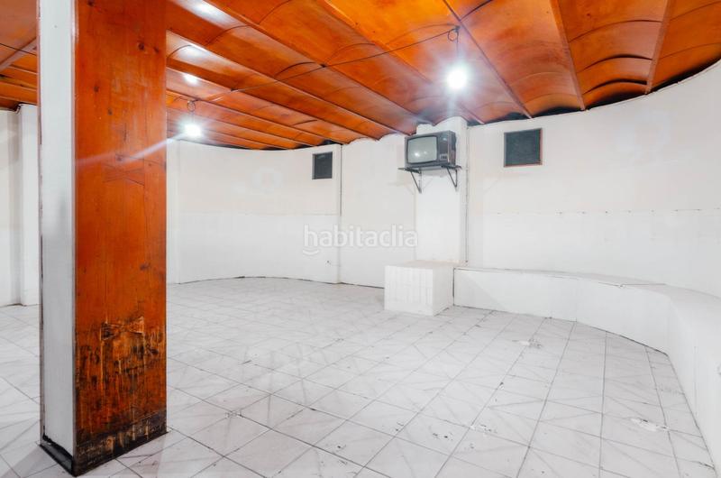 Foto e46f64a1-becb-4828-963f-cd899857edd4. Locale commerciale in calle de muñoz degrain 3 in Oviedo