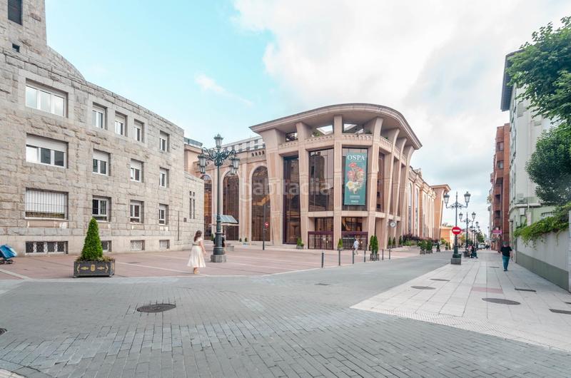 Foto faaf31aa-2161-4c3a-b952-2591a2ae9529. Locale commerciale in calle de muñoz degrain 3 in Oviedo