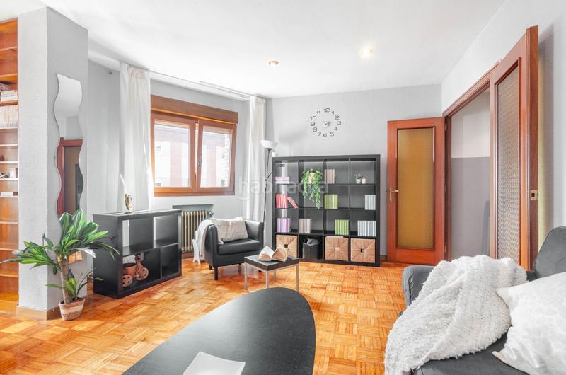 Foto 21a271f8-add3-4251-90d8-a48c095a2184. Dúplex en calle antonio lucio villegas 66 ven a conocer este dúplex en Sama amplio y muy luminoso en Langreo
