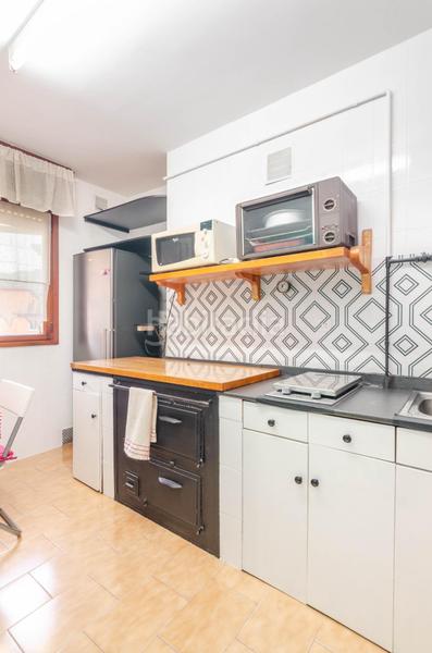 Foto cc18c852-2323-424b-aa3b-bb9a279dfa3d. Dúplex en calle antonio lucio villegas 66 ven a conocer este dúplex en Sama amplio y muy luminoso en Langreo