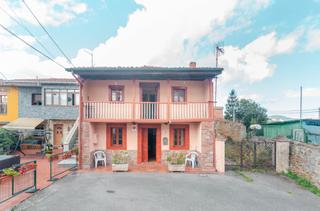 Reihenhaus  Lugar de latores 38. Oportunidad en la mejor zona de oviedo adosado con jardín para r