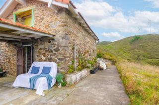 Casa  Brañaseca 36. Oportunidad única en cudillero  asturias cuadra con finca
