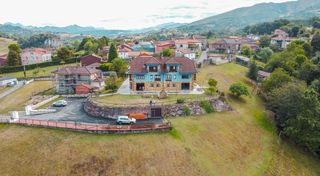 Chalet à Barrio de el pongayin 2. Espetacular vivienda vacacional en piloña espacio y comodidad