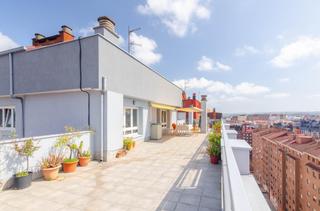 Àtic a Juan ochoa 17. Espectacular ático de 2 habitaciones con terraza de 76 m2 en ple