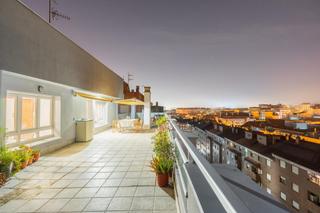 Àtic  Juan ochoa 17. Espectacular ático de 2 habitaciones con terraza de 76 m2 en ple