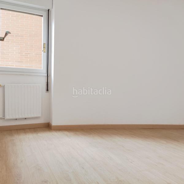 Foto 5f89f96f-5076-4775-bd32-d58fc0786608. Rent flat with heating parking in nuevo Gijón Gijón