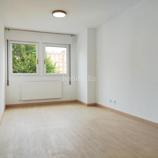 Foto bf870131-85ce-48b8-942c-e547212e2a43. Rent flat with heating parking in nuevo Gijón Gijón
