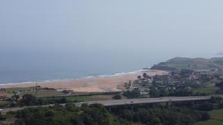 Terreny residencial a Lugar loroñe 256. Construye dos viviendas unifamiliares a un paso de la playa
