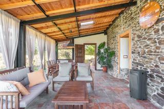 Maison à Lugar loro 44. Encanto rural con alma asturiana  casa de piedra con vistas de e