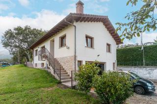 Maison à Gamoneu 20. Vivienda unifamiliar en venta en nava  rodeada de naturaleza y a