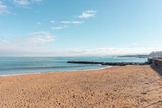 Etagenwohnung in Calle hermanos gonzález blanco 9. Piso en el centro de luanco, gozón  oportunidad única