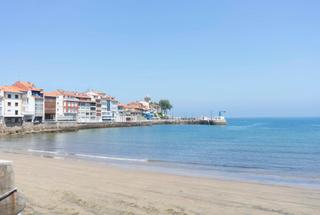 Pis a Calle hermanos gonzález blanco 9. Piso en el centro de luanco, gozón  oportunidad única