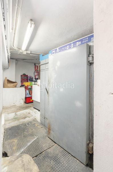 Foto 8c40da2e-c087-43b6-a35b-2876a90d86ef. Lloguer local comercial a avenida de galicia 22 a Oviedo