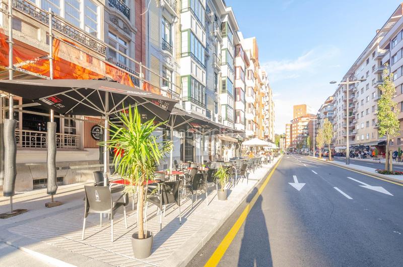 Foto af17e7f3-1cae-4d47-8b96-03a1e5a23265. Rent business premise in avenida de galicia 22 in Oviedo