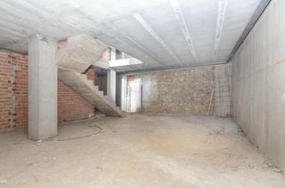 Local Comercial en Calle MANUEL LLANEZA 2