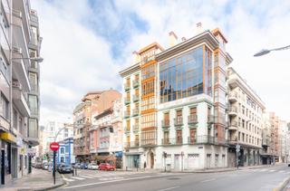 Local commercial à Calle manuel llaneza 2. Aqui está tu futuro negocio en la calle principal de mieres!!!!