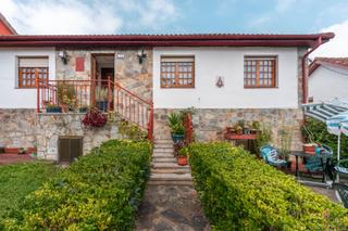 Mas à Calle cerecedo 11. Casa con terreno