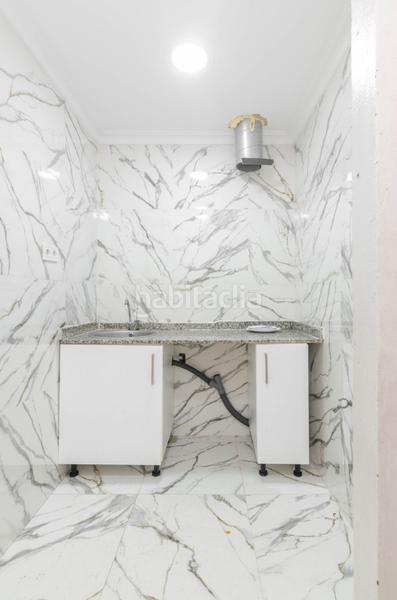 Foto 4ee8ffa2-ada1-48ea-97b3-7b6082f618e6. Local comercial a calle de fernando alonso díaz 19 a Oviedo