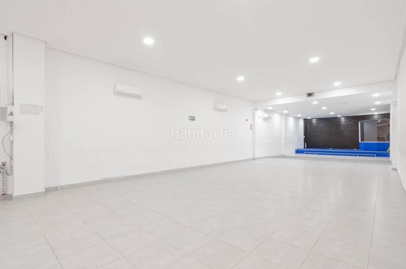 Foto 5e13fa48-aa11-49dd-8d7e-b7999b271c86. Local comercial a calle de fernando alonso díaz 19 a Oviedo