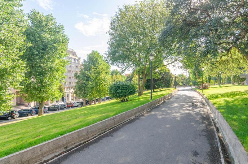 Foto 6801ffec-9f0b-49a9-a7b6-dae8ea87560c. Local comercial a calle de fernando alonso díaz 19 a Oviedo