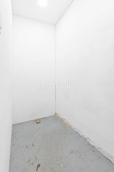 Foto b9927c7b-1ead-4fa0-a736-dad8e54e8388. Local comercial a calle de fernando alonso díaz 19 a Oviedo