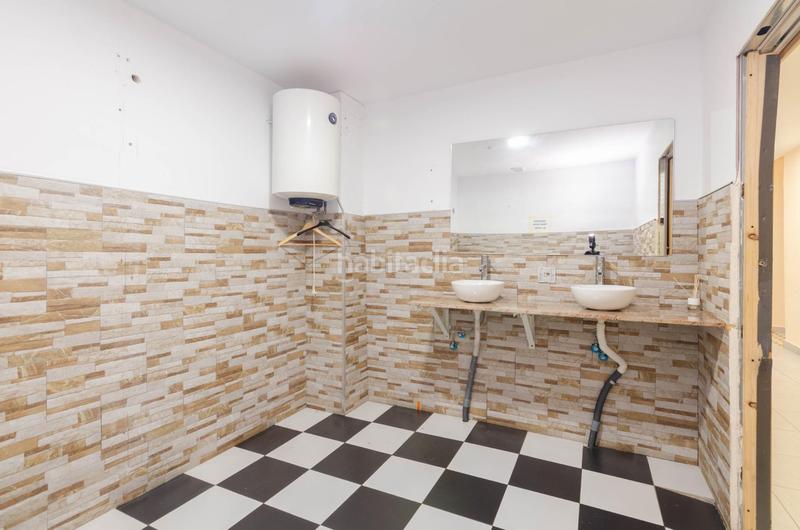 Foto d40a2c6f-3888-4a60-a197-af6d01bbee27. Local comercial a calle de fernando alonso díaz 19 a Oviedo