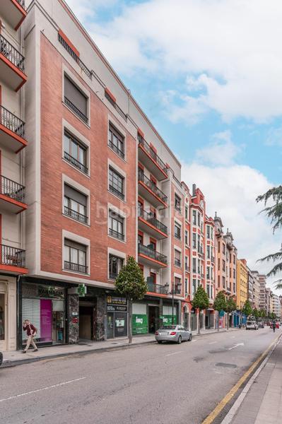 Foto f21290b6-becb-4699-ab5c-f6a3db49161a. Pis a calle de la independencia 22 a Parque San Francisco - Uría Oviedo