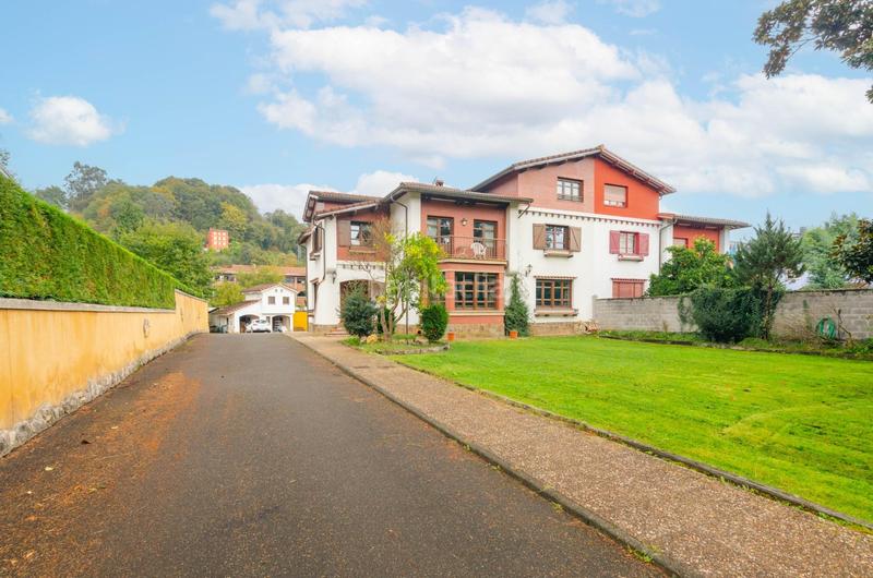 Foto 441ef85f-2102-43d2-a9f1-3482e34dc5df. Casa adossada a avenida pablo picass0 48 a La Felguera Langreo