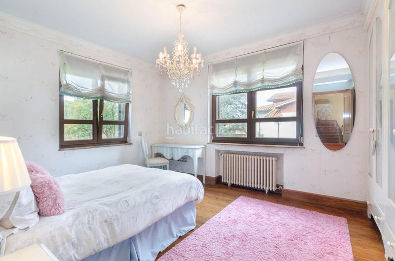 Foto 489e3a4a-17a1-417c-a030-9d6f585b95cb. Casa adossada a avenida pablo picass0 48 a La Felguera Langreo