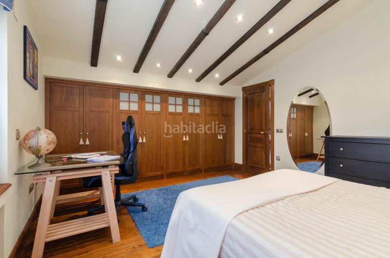 Foto 49df138e-f462-4eb5-a3b0-540e80ac8aaf. Casa adossada a avenida pablo picass0 48 a La Felguera Langreo