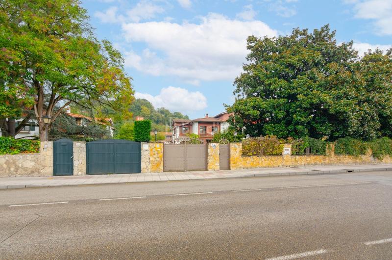 Foto 5c9dcbc1-2f0f-47a5-8b4e-95c646ffc961. Casa adossada a avenida pablo picass0 48 a La Felguera Langreo