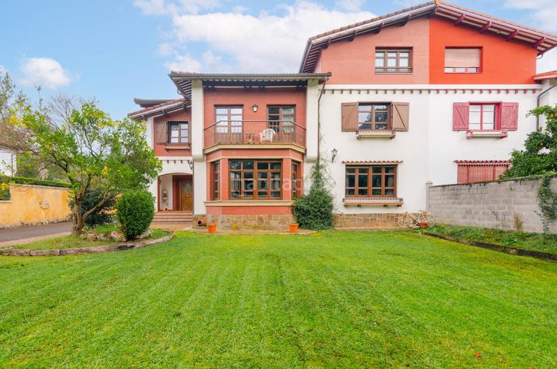 Foto b0f66bce-f40a-4246-ba06-2622f998e668. Casa adossada a avenida pablo picass0 48 a La Felguera Langreo