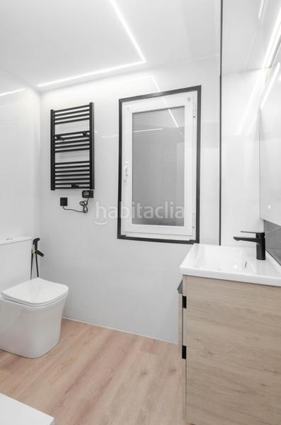 Foto 0384cdbc-d257-41f2-8f4f-43f6e09159b9. Pis a calle de los pedregales 16 a Laviada Gijón