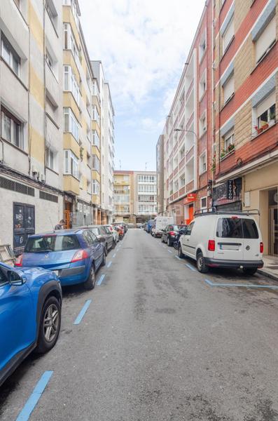 Foto 1b8ba8de-0d6b-4d88-8e29-f88bc10bf772. Pis a calle de los pedregales 16 a Laviada Gijón