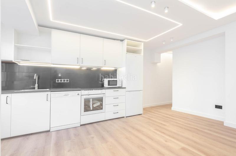 Foto 6d0300e0-61e8-42e3-b3fd-d23a361a3d5e. Pis a calle de los pedregales 16 a Laviada Gijón