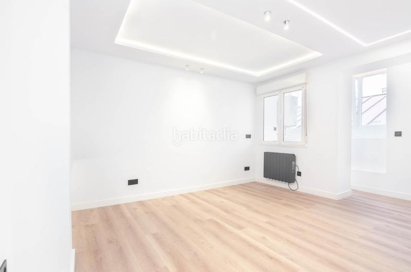 Foto 89adb233-ac93-47a1-9d5c-91a30cd80980. Pis a calle de los pedregales 16 a Laviada Gijón