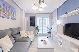 Flat  Calle salustio regueral 12. Piso con terraza y excelente ubicación en langreo, asturias. lis